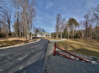 36 Yamialkowski Rd, Waymart, PA 18472