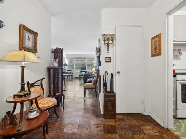 420 East 72nd Street image 4 of 8