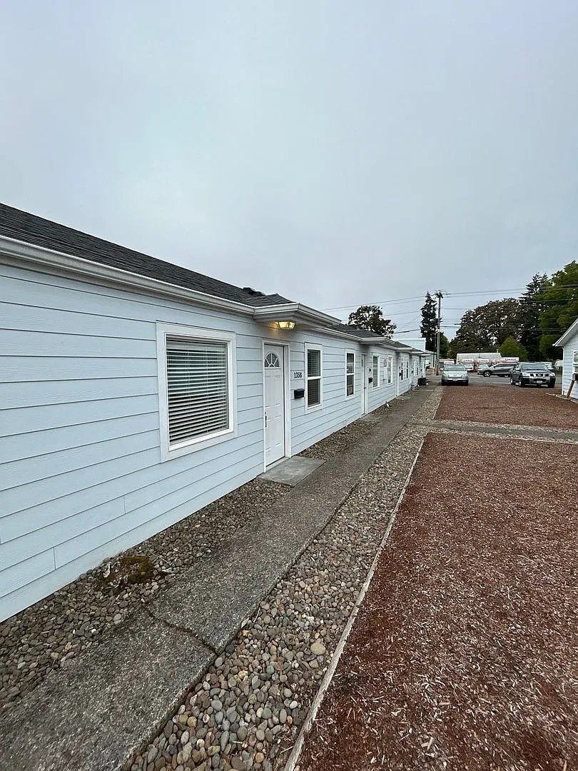 1 bed, 1.0 bath, $1,025 — Photo 2