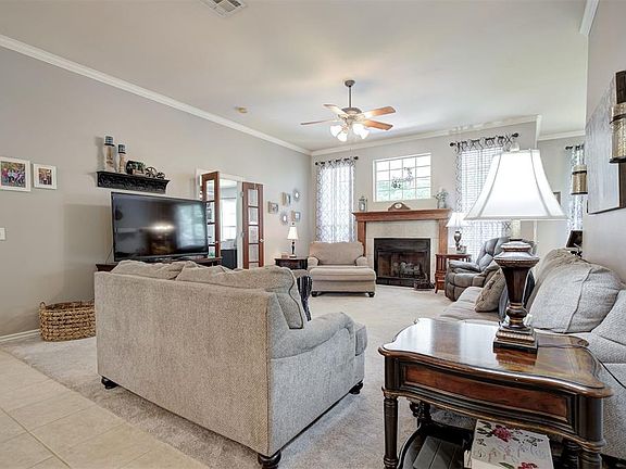 2nd image of 2113 Pine View Ter