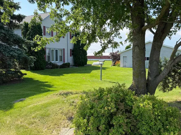 15251 W Coffman Rd, Forreston, IL 61030
