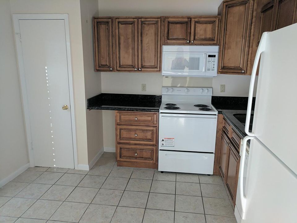 1st image of 169 Briarfield Ave APT 18