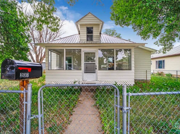 237 Michigan St, Gooding, ID 83330