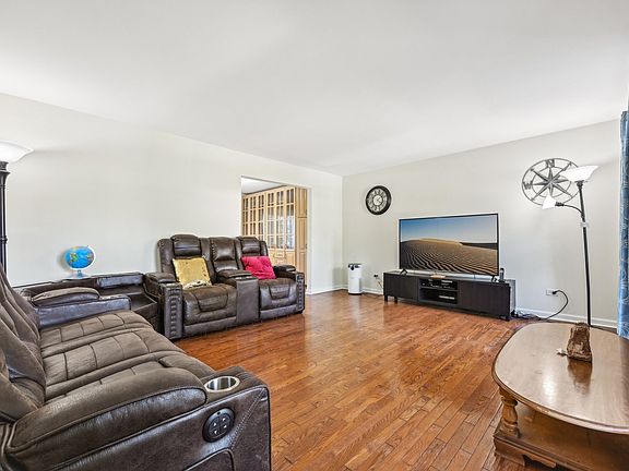 4th image of 1058 Crimson Dr
