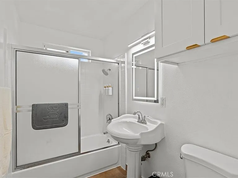 1095 Bonita St #B — Photo 23