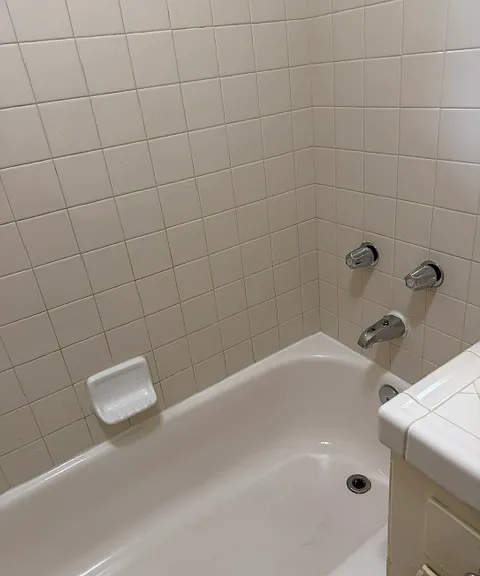 132 W 3rd St #A — Photo 10