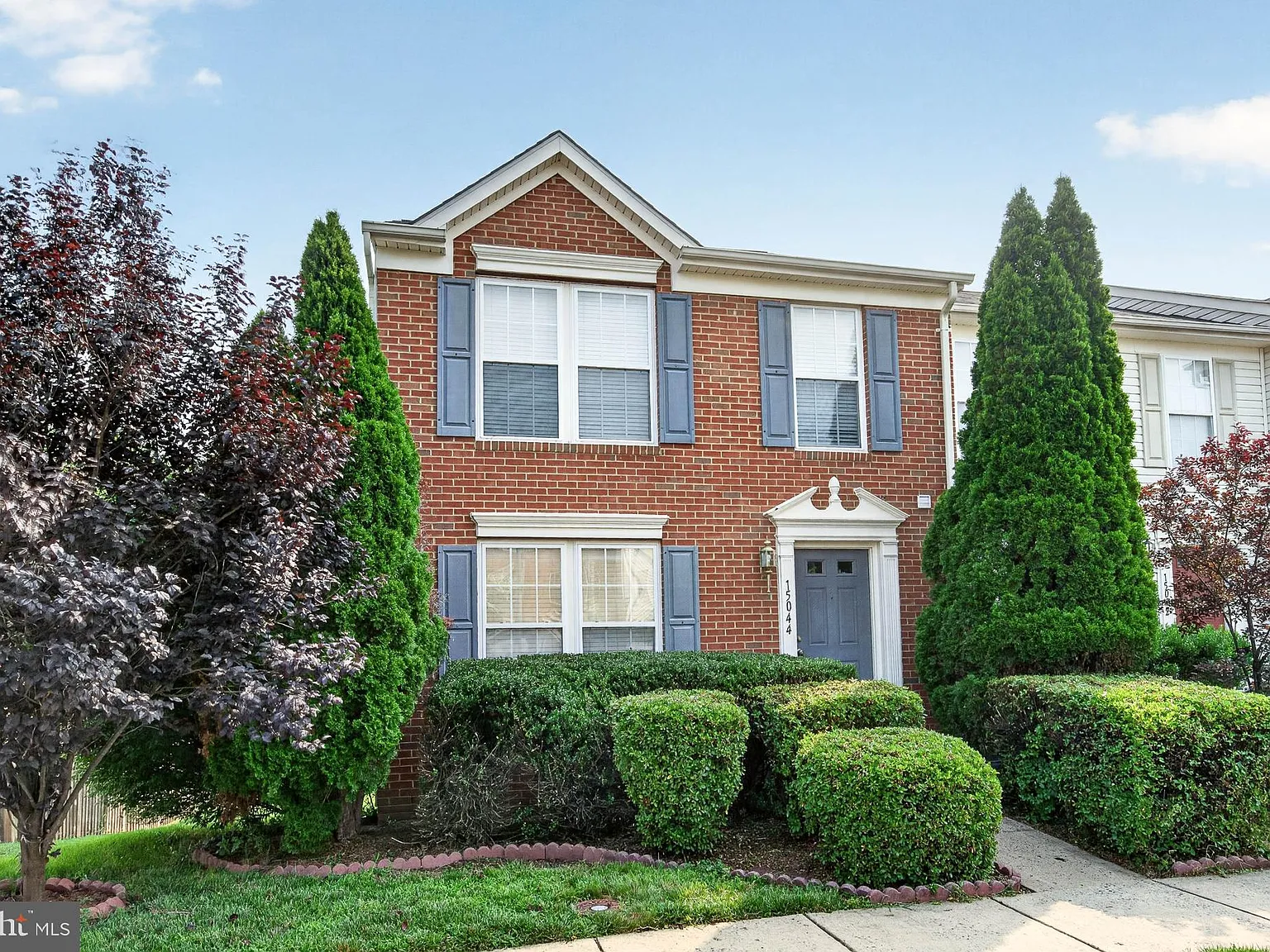 3 bed, 3.5 bath, 1876 sqft, $2,995 — Photo 2