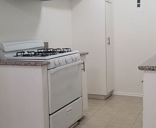 5th image of 3399 Bennett Dr APT 10