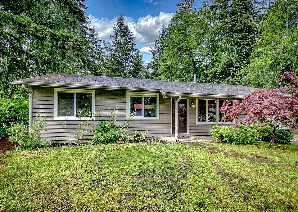 1st image of 13929 Chinook Cir NW