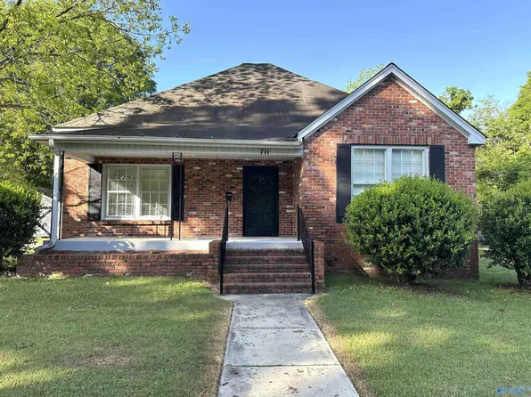711 Nuckolls St, East Gadsden, AL 35903