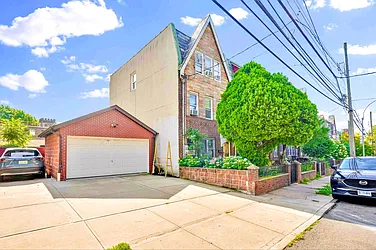 27-13 12th Street