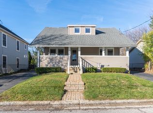 1776 Beechmont St, Keego Harbor, MI 48320