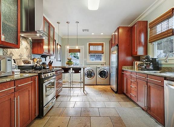 4th image of 5642 Charles Pl