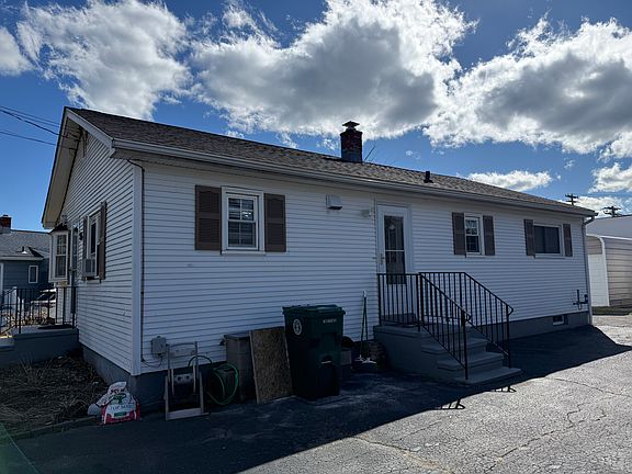 3rd image of 35 Early Ave