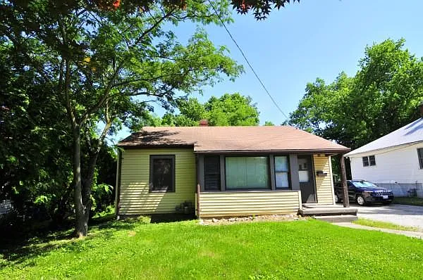 1545 Grand Ave photo 1