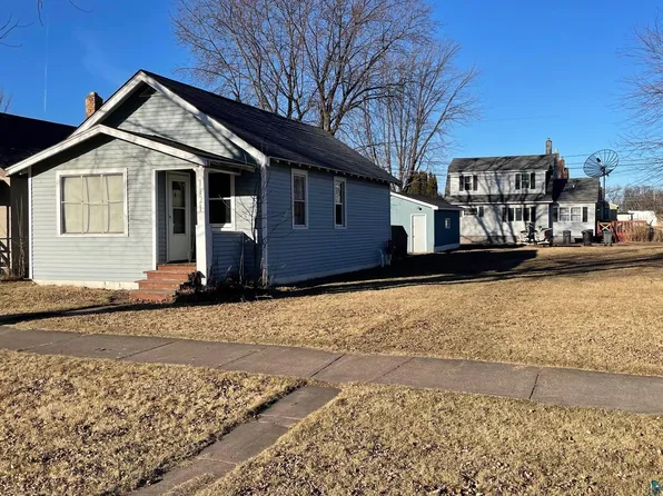 1121 Broadway St, Superior, WI 54880