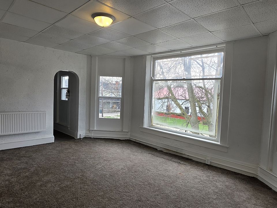 1st image of 101 N 13th St #4