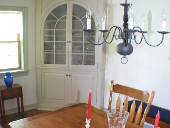 Built-in Dining Room Cabinet