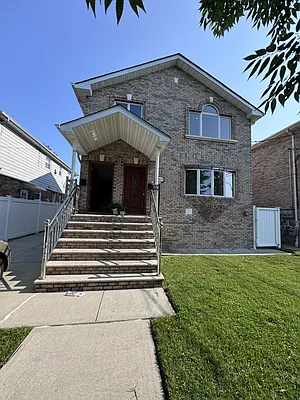 Rented by E Realty International Corp | media 10
