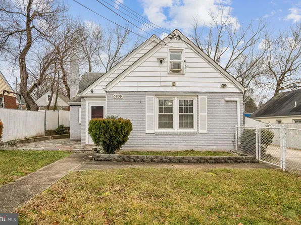 6909 Standish Dr, Hyattsville, MD 20784