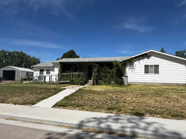 726 S Pine St, Lusk, WY 82225