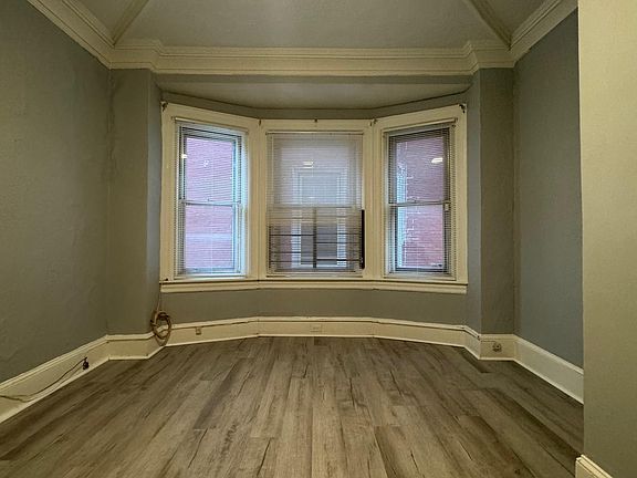 4th image of 5115 Pine St APT 1