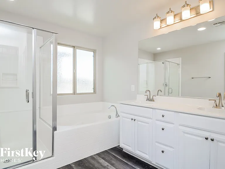 5439 Funks Grove Ln — Photo 10