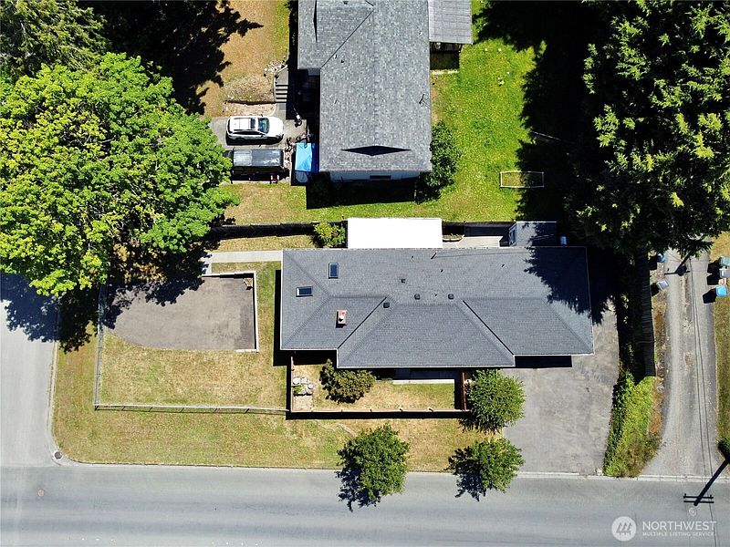 2nd image of 1105 S I  st.