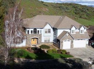 18630 Castle Lake Dr, Morgan Hill, CA 95037