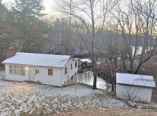 6595 Owens Rd, Radford, VA 24141