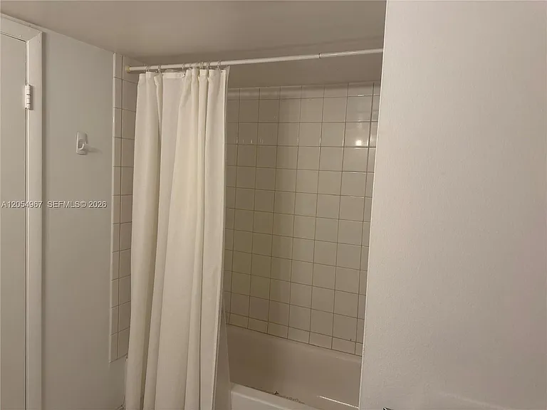 3850 Galt Ocean Dr #111 — Photo 27