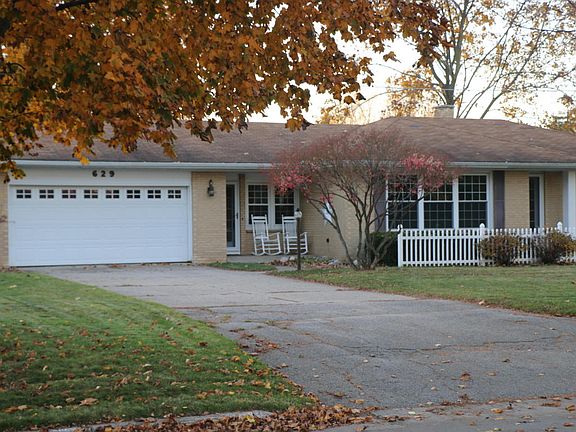 3rd image of 629 Lincoln Lawns Dr NW