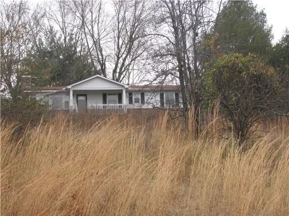 40 Jean Dr, Tullahoma, TN 37388