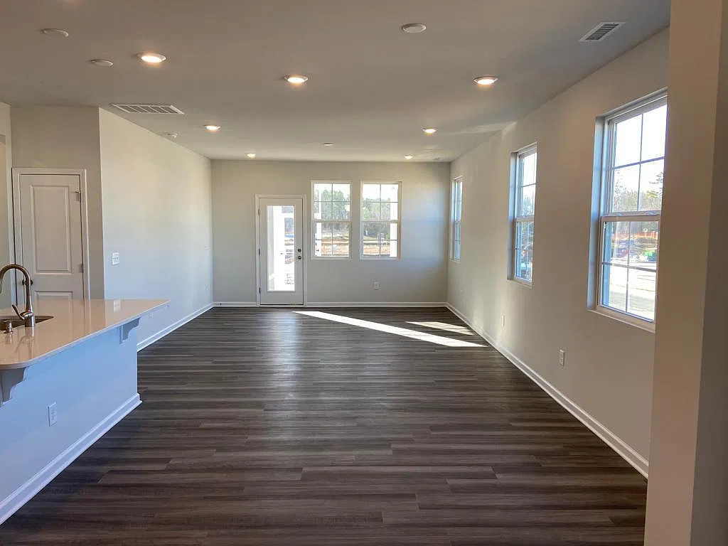 5121 Jessip St — Photo 4
