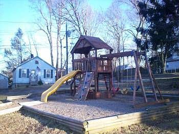 2nd image of 800 Foxon Rd