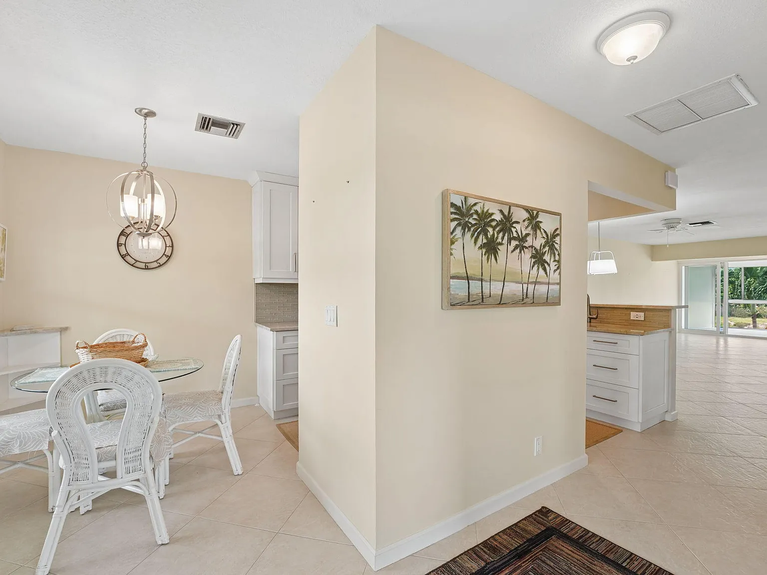 2 bed, 2.0 bath, 1167 sqft, $2,400 — Photo 4