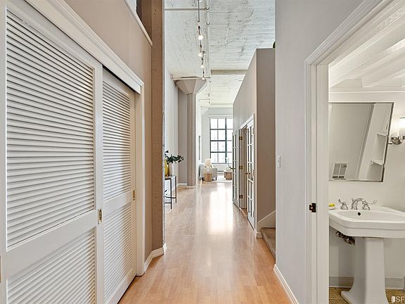 3rd image of 601 4th St Unit 326