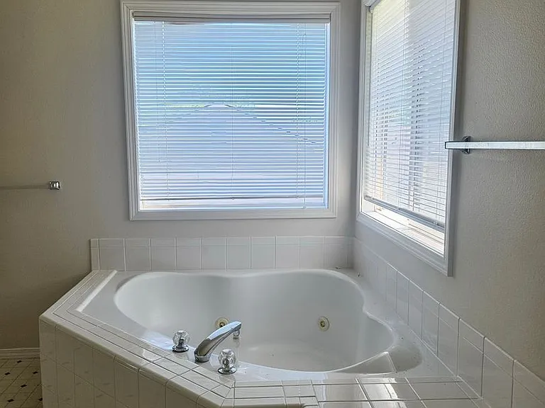 3354 N Summerfield Way — Photo 9