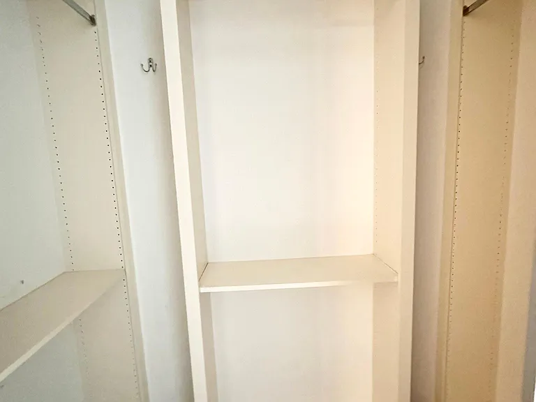 Secondary master closet