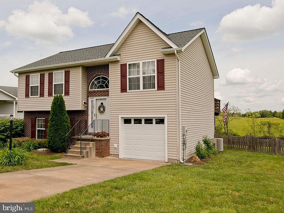 1st image of 124 Whitfield Cir