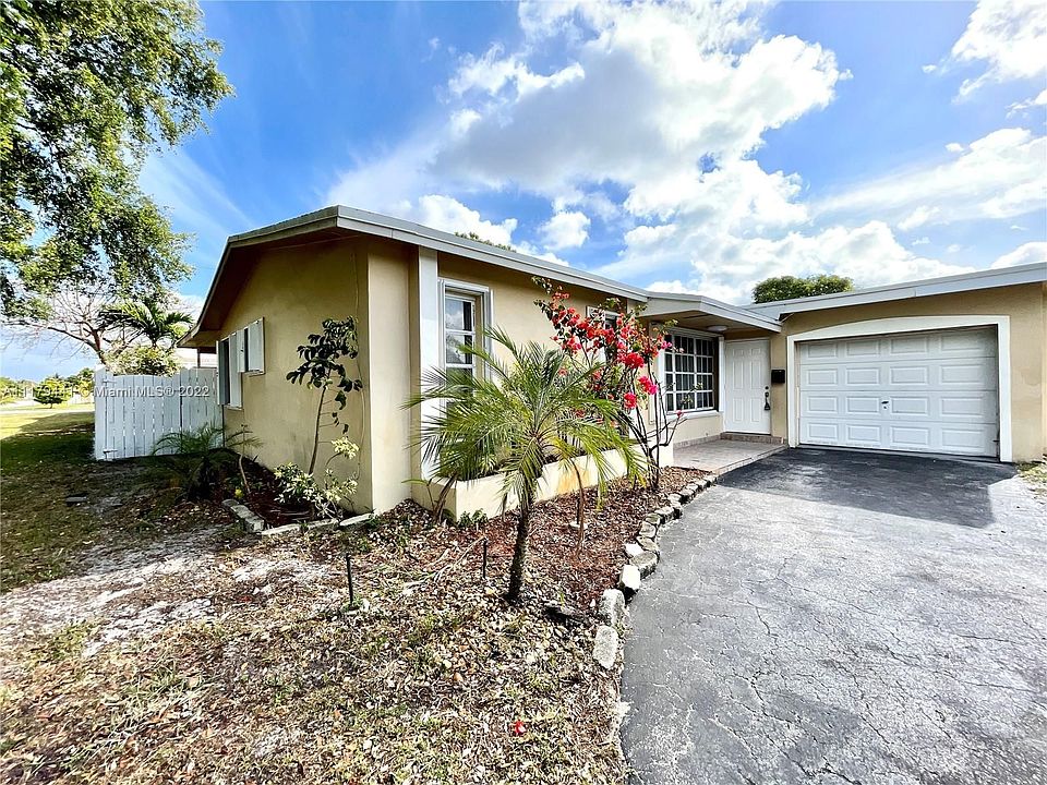 1st image of 8561 Sheraton Dr
