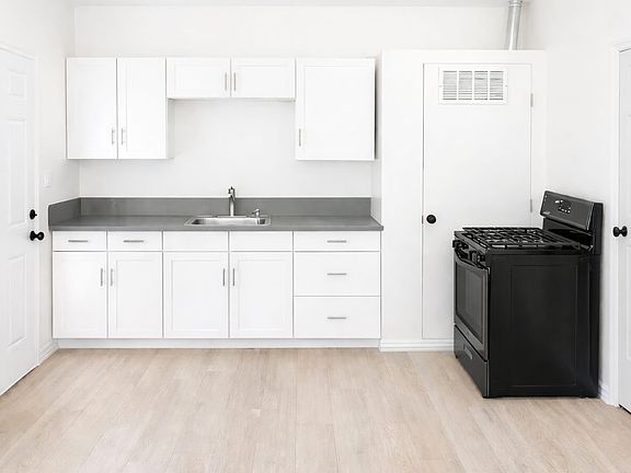 2nd image of 3933 Tweedy Blvd #1/2