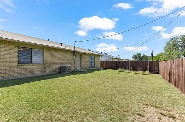 537 Hanover Dr — Photo 7