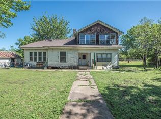 407 Border St, Milford, TX 76670