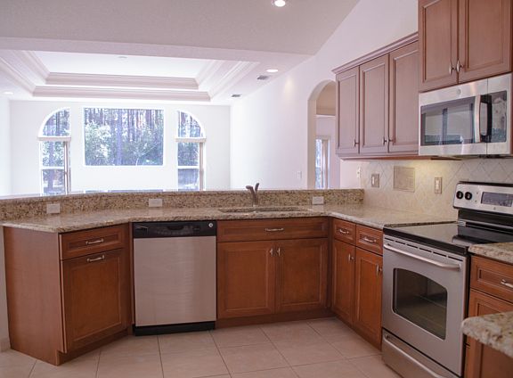 3rd image of 8 Eastland Ln