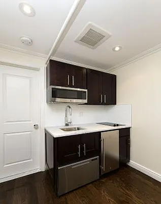 Rented by Icon Realty Management | media 29