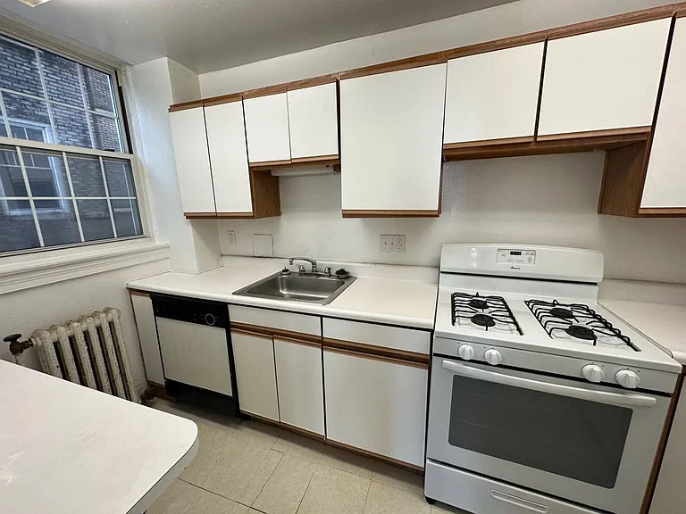 New King Edward Apartments — Photo 170