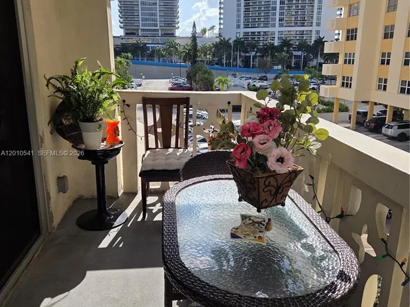 1817 S Ocean Dr APT 325, Hallandale Beach, FL 33009