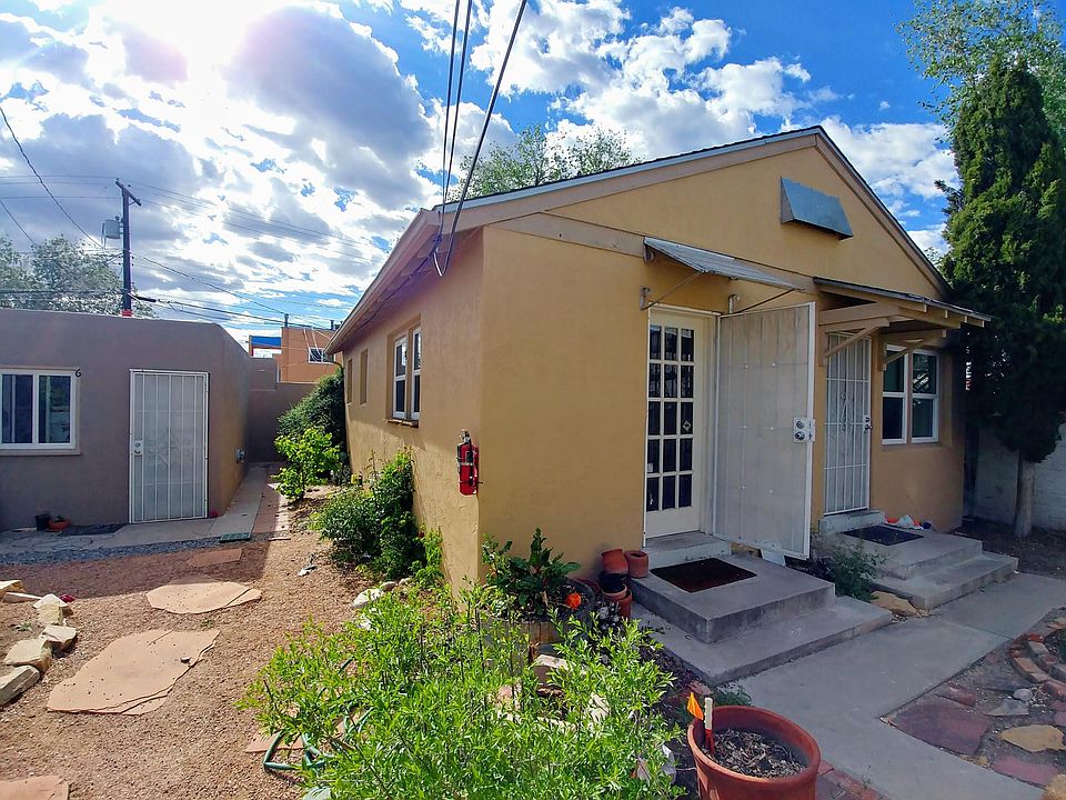 Casita Studio Apartment in Awesome Garden Compound Just 1 Block to UNM