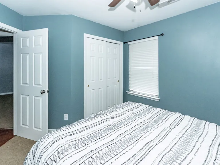 133 Diploma Dr — Photo 31
